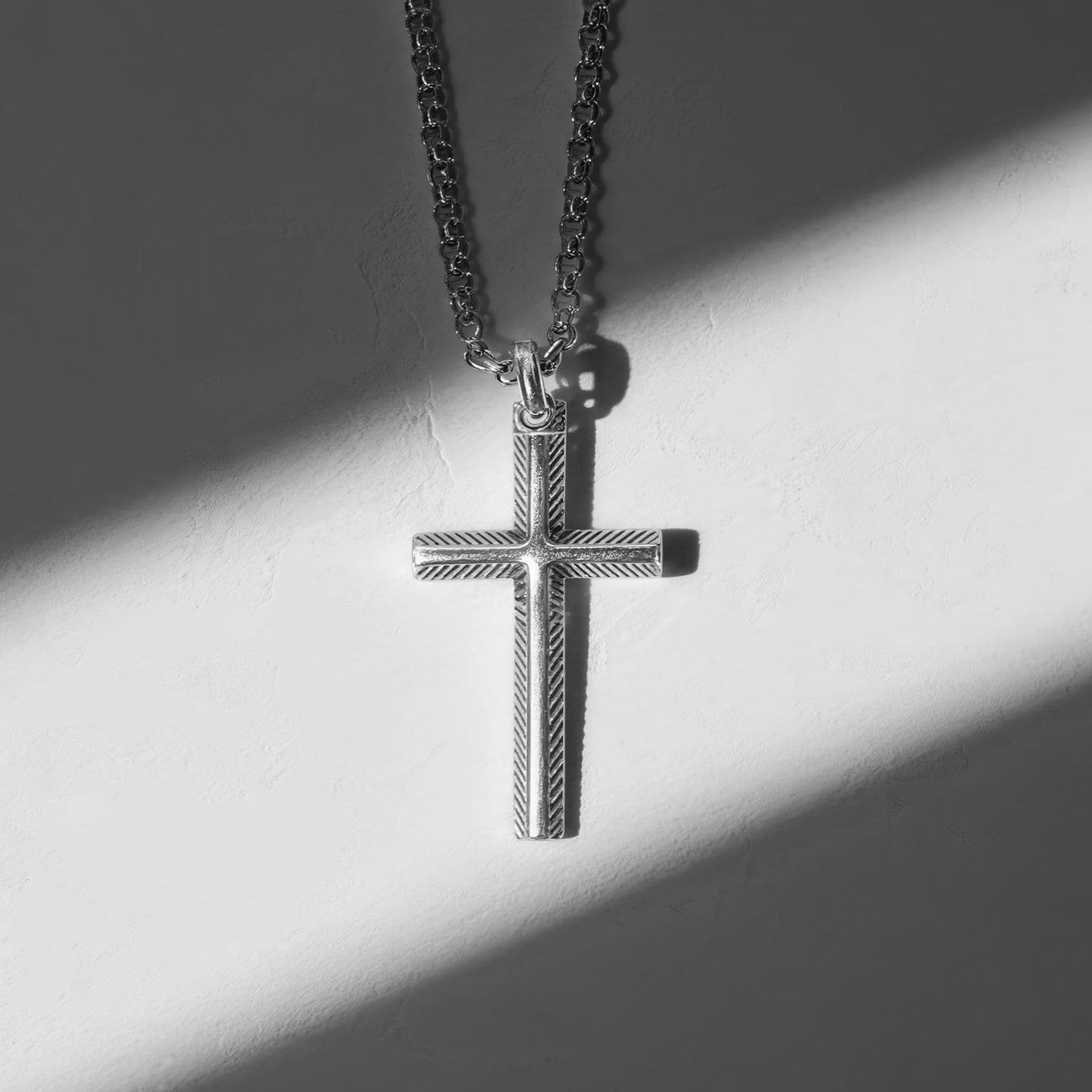925 Silver Cross Necklace for Men, Handcrafted Hammered/Diagonal-Texture Sterling Silver Pendant, Symbolizing Faith and Strength – Gift for Men for Father’s Day, Christmas, Birthday, and More.